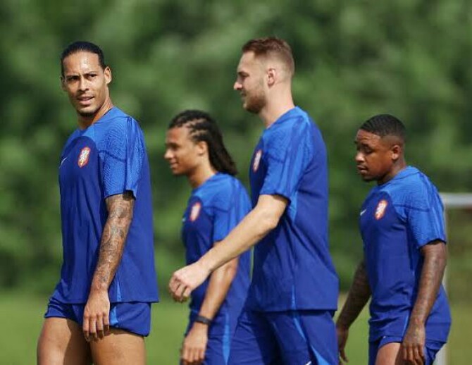 Para pemain timnas Belanda saat melakukan latihan jelang kick off melawan Senegal