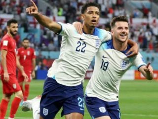 Timnas Inggris membuka laga perdana mereka di pentas Piala Dunia 2022 penyisihan Grup B dengan kemenangan besar. Pasukan G Southgate menang 6-2 atas Iran di Stadion Khalifa, Senin (21/11/2022).
