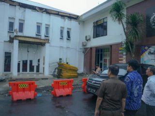 Pemborong Rehab Gedung Kajari Medan di Blacklist dan Balikkan DP