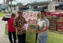 PT Indonesia Asahan Aluminium persero (Inalum) melalui program tanggung jawab sosial dan lingkungan (TJSL) menyerahkan bantuan kepada korban terdampak banjir yang terjadi di Kecamatan Buntu Pane, Kabupaten Asahan.