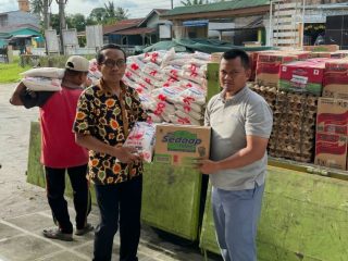 PT Indonesia Asahan Aluminium persero (Inalum) melalui program tanggung jawab sosial dan lingkungan (TJSL) menyerahkan bantuan kepada korban terdampak banjir yang terjadi di Kecamatan Buntu Pane, Kabupaten Asahan.