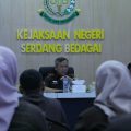 Kunjungan kerja (Kunker) ke Kejaksaan Negeri Serdang Bedagai, Kajati Sumut Idianto, SH, MH didampingi Asbin Sufari, SH, MH, Kabag TU Rahmad Isnaini, SH, MH dan Kasi Penkum Yos A Tarigan, SH, MH ajak seluruh jajaran dukung program Rencana Aksi Nasional dan Pemulihan Ekonomi Nasional.
