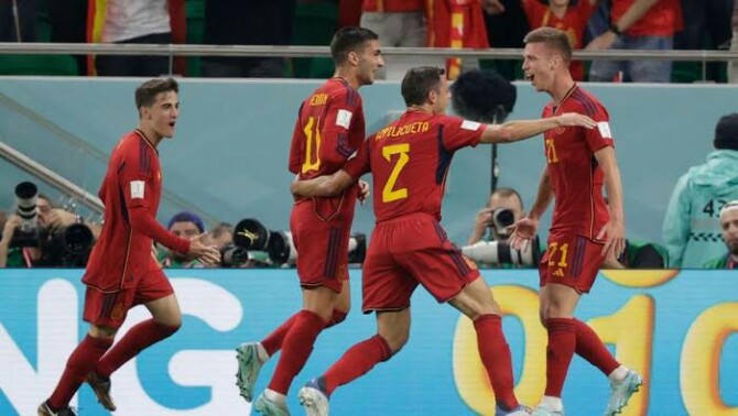 Pemain Spanyol saat merayakan kemenangannya melawan Kosta Rika di Piala Dunia 2022
