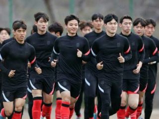 Pemain Korea Selatan saat melakukan sesi latihan jelang laga melawan Uruguay