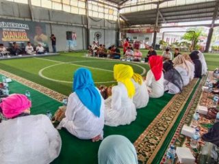 Gempa yang melanda Kabupaten Cianjur, Jawa Barat, pada Senin, 21 November 2022, menyebabkan 318 orang. Bencana alam ini menimbulkan duka mendalam bagi Indonesia.