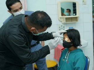Manajemen PT Indonesia Asahan Aluminium (Inalum) persero menggelar operasi katarak gratis yang dilaksanakan di Klinik PT Inalum Kantor PLTA Paritohan, beberapa hari lalu. Kegiatan ini dalam rangka menyambut HUT PT Inalum ke – 47, 6 Januari 2023 mendatang.