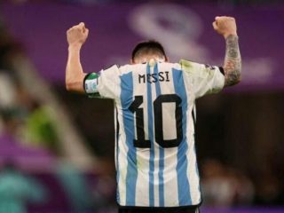 Lionel Messi diharapkan bisa memberikab kejutan saat melawan Polandia