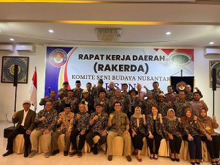 Pengurus DPW KSBN Sumut berfoto bersama di arena Rakerda I KSBN Sumut. Rakerda ini menghasilkan sejumlah program jangka pendek dan panjang hingga pengurus periode 2022-2027.(ist)