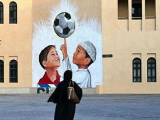 Peserta Piala Dunia 2022 sudah mulai menginjakan kaki Qatar. Timnas Amerika Serikat yang pertama sampai di sana.