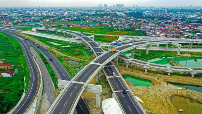 Ruas tol Trans Sumatera yang akan selesai bertambah jumlahnya. Kedua ruas tol tersebut adalah tol Kuala Tanjung-Tebing Tinggi-Parapat dan Jalan Tol Indrapura-Kisaran.