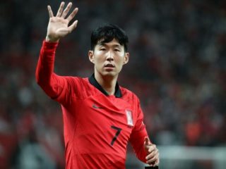 Korea Selatan sudah melansir nama 26 pemain yang dibawa ke Piala Dunia 2022 Qatar. Son Heung-min yang sempat diragukan akhirnya diangkut!