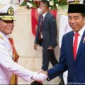 Presiden Joko Widodo atau Jokowi memberikan pesan kepada Kepala Staf TNI Angkatan Laut atau KSAL Laksamana Muhammad Ali yang resmi dilantik pada Rabu (28/12/2022).
