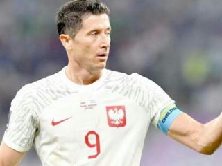 Kapten Timnas Polandia, R Lewandowski dituntut memberikan kontribusi lebih buat timnya