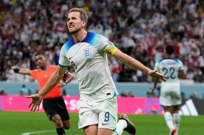 H Kane menciptakan satu gol saat melawan Senegal. Inggris menang 3-0 dan bertemu Prancis di babak 8 besar