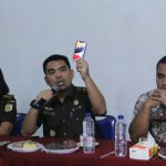 Kepala Kejaksaan Tinggi Sumatera Utara, Idianto diwakili Kasi Penkum Yos A Tarigan menjadi pemateri dalam kegiatan penyuluhan hukum dan penerangan hukum di Aula Kantor Camat Namorambe, Kamis (15/12/2022).