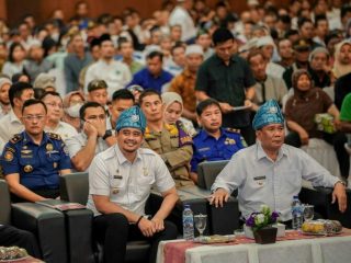Walikota Medan, Bobby Afif Nasution dan Bupati Deliserdang, Ashari Tambunan melakukan penandatanganan penguatan kerjasama di Gedung Pertemuan Pemkab Deliserdang, Jalan Medan - Lubukpakam, Rabu (28/12/2022).
