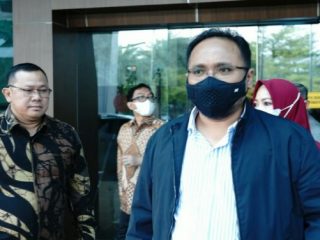 Menteri Agama Yaqut Cholil Qoumas hari ini tiba di Tanah Air dari kunjungan kerja ke Arab Saudi. Menag telah bertemu dengan Menteri Haji dan Umrah Arab Saudi Tawfiq F Al-Rabiah. Keduanya menandatangani MoU penyelenggaraan ibadah haji, salah satunya terkait kuota.