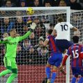 Sepasang gol H Kane di menit 48 dan 53 menggenapkan kemenangan 4 gol tanpa balas Tottenham saat lawatan ke Selhurst Park Stadium, markasnya Crystal Palace, Kamis (5/1/2022).