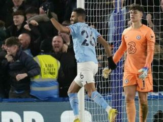 Mahrez saat merayakan golnya ke gawang Chelsea