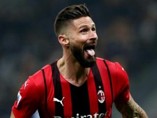 Oliver Giroud tetap menjadi andalan AC Milan saat bertemu AS Roma di San Siro, Senin (9/1/2023)