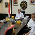 CMS SPDP - Jampidum Kejaksaan Agung RI, Fadil Jumhana (dua dari kanan) memberikan keterangan dalam evaluasi 2022 CMS SPDP Online. Kejati Sumut dan jajaran menyabet sejumlah penghargaan dalam evaluasi ini.(kaldera/ist)