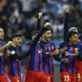 Pemain Barcelona merayakan kemenangannya atas Real Betis di semifinal Piala Super Spanyol di Stadion King Fahd Stadium, Jumat (13/1/2023). Pasukan Xavi menang 4-2 dan bertemu Real Madrid di laga puncak. Foto:google