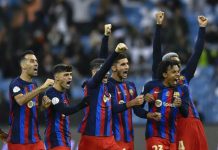 Pemain Barcelona merayakan kemenangannya atas Real Betis di semifinal Piala Super Spanyol di Stadion King Fahd Stadium, Jumat (13/1/2023). Pasukan Xavi menang 4-2 dan bertemu Real Madrid di laga puncak. Foto:google