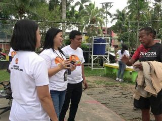 Tim Jaksa Menjawab Kejatisu tengah melayani pertanyaan warga dalam kegiatan "Sobat Bertanya, Om Jak Menjawab" di Taman Gajah Mada, Medan, Jumat (20/1/2023).