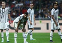 Juventus dijatuhi hukuman pengurangan 15 poin setelah dilakukan penyelidikan transaksi keuangan di masa lalu oleh federasi sepak bola Italia (FIGC), Sabtu (21/1/2023).