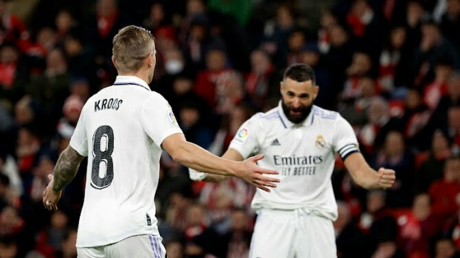 Dua Pemain Real Madrid, T Kroos dan K Benzema menjadi aktor kemenangan timnya saat melawan Bilbao dalam lanjutan Liga Spanyol di Stadion San Memes, Senin (23/1/2023). Real Madrid menang 2-0 lewat gol Benzema dan Kroos. Foto: Reuters