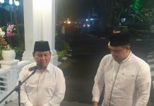 Menteri Pertahanan RI, Prabowo Subianto bersama Walikota MEDAN, Bobby Afif Nasution saat memberikan keterangan pers di Rumah Dinas Walikota MEDAN, Kamis (26/1/2023). Foto: reza/kaldera
