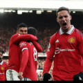 Pemain MU merayakan gol B Fernandes ke gawang Manchester City ketika kedua tim bertanding di Stadion Old Trafford, Sabtu (14/1/2023). Dalam laga ini MU menang 2-1. Foto:reuters