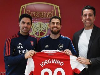 Mikel Arteta bikin Jorginho pilih Arsenal (Arsenal FC via Getty Images/Stuart MacFarlane)