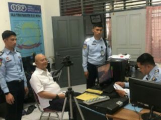 Lembaga Pemasyarakatan (Lapas) Kelas 1 Medan, memberikan bebas bersyarat terhadap mantan Walikota Medan Dzulmi Eldin, Selasa 28 Februari 2023.