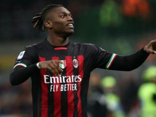 Penyerang Milan, R Leao diharapkan mengerahkan semua kemampuannya saat berhadapan dengan Inter Milan di San Siro, Senin (6/1/2023). Foto:google