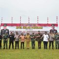 FOTO Gubernur Sumatera Utara (Sumut) Edy Rahmayadi bersama Pangdam I/BB Mayjen TNI Achmad Daniel Chardin dan Kapolda Sumut, Irjen. Pol. RZ Panca Putra Simanjuntak pada kegiatan Apel Gelar Pasukan Operasi Barita 2023, serta Pengamanan VVIP Kunjungan Kerja Presiden RI di Sumut, yang diselenggarakan di Lapangan terbang Sepakbola Markas Kepolisian Daerah (Mapolda) Sumut, Jalan Sisingamangaraja Medan, Senin (6/2/2023). (kaldera/diskominfo)