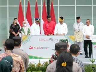 Presiden Joko Widodo saat meresmikan Terminal Amplas, Medan, Kamis (9/2/2023). Foto: Dinas Kominfo Kota Medan