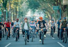 Presiden Joko Widodo dan Walikota Medan, Bobby Nasution bersepeda mengitari beberapa kawasan di Kota Medan, Minggu (12/2/2023). Foto: Dinas Kominfo Kota Medan