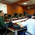 Ketua Komisi III DPRD Medan, Afif Abdillah saat memimpin rapat kerja dengan PUD Pasar dan Dinas Koperasi, UMKM, Perdagangan dan Perindustirian Kota Medan di Ruang Rapat Komisi III DPRD Medan, Senin (13/2/2023). Foto:Reza/kaldera.id