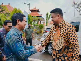 Walikota Medan, Bobby Nasution saat tiba di Desa Kutuh, Bali, Selasa (14/2/2023). Foto:Dinas Kominfo Medan