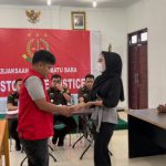 Kejaksaan Tinggi Sumatera Utara kembali menghentikan penuntutan perkara tindak pidana dengan pendekatan keadilan restoratif setelah sebelumnya diekspose secara daring dihadapan Jaksa Agung Muda Pidana Umum (JAM Pidum) Kejaksaan Agung RI Dr. Fadil Zumhana, Rabu (22/2/2023).