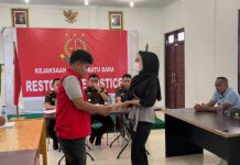 Kejaksaan Tinggi Sumatera Utara kembali menghentikan penuntutan perkara tindak pidana dengan pendekatan keadilan restoratif setelah sebelumnya diekspose secara daring dihadapan Jaksa Agung Muda Pidana Umum (JAM Pidum) Kejaksaan Agung RI Dr. Fadil Zumhana, Rabu (22/2/2023).