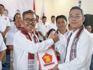 Mesin politik Partai Gerakan Indonesia Raya (Gerindra) Kabupaten Samosir telah dipanaskan. Pasalnya Gus Irawan Pasaribu melantik kepengurusan Dewan Pimpinan Cabang (DPC) hingga Pimpinan Anak Cabang (PAC) di 9 kecamatan se-Kabupaten Samosir.