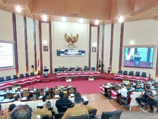 Suasana sidang parirpurna DPRD Medan dengan agenda penyampaian hasil reses Anggota DPRD Medan di Gedung DPRD Medan, Jalan Kapten Maulana Lubis, Senin (27/2/2023). Foto:kaldera/reza