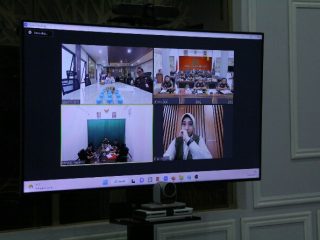 Kejaksaan Tinggi Sumatera Utara hentikan penuntutan perkara tindak pidana atas nama tersangka Imam Debiansyah Panjaitan dengan pendekatan keadilan restoratif setelah sebelumnya dilakukan ekspose secara daring kepada Jaksa Agung Muda Pidana Umum (JAM Pidum) Dr Fadil Jumhana, Senin (27/2/2023).