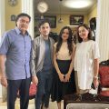 Karan S Walia (kiri), bersama Rizky Nazar dan pemeran lainnya akan beradu peran di film "Bismillah Kunikahi Suamimu". Film ini menjadi ajang comeback bagi Karan si aktor di era 1980an