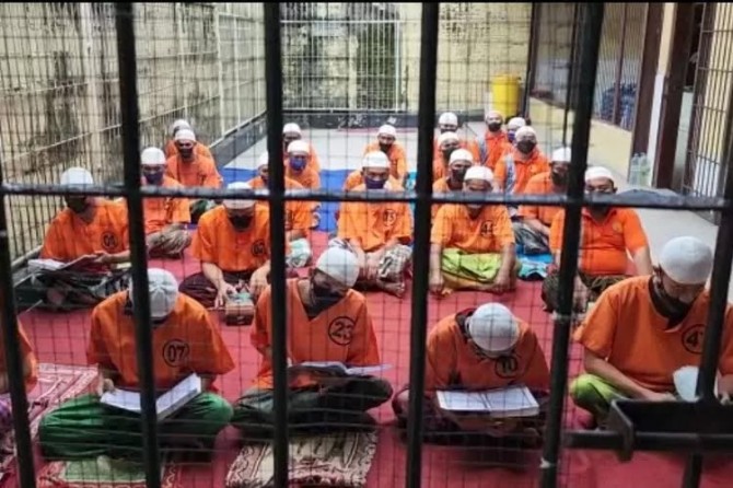 KPK memastikan hak para tahanan untuk menjalankan ibadah puasa di bulan Ramadan akan dipenuhi. Kegiatan salat Tarawih pun akan diadakan rutin selama Ramadan.