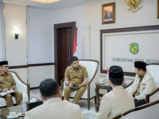Walikota Medan, Bobby Nasution saat menerima kunjungan Pengurus Pemuda Muhammadiyah Kota Medan di Balai Kota Medan, Selasa (28/2/2023) sore. Foto:Dinas Kominfo Kota Medan