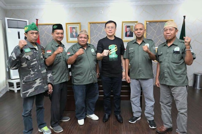 Ketua DPRD Medan, Hasyim saat menerima pengurus SNNU Sumut di Ruang Kerjanya. Foto: Kaldera/reza