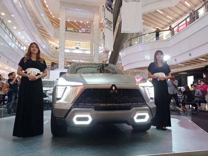 Mitsubishi XFC Concept mulai diperkenalkan ke sejumlah kota di Indonesia sebelum produk tersebut resmi diluncurkan.